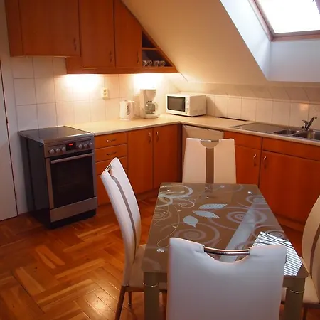 Pod Kozakovem Apartment *