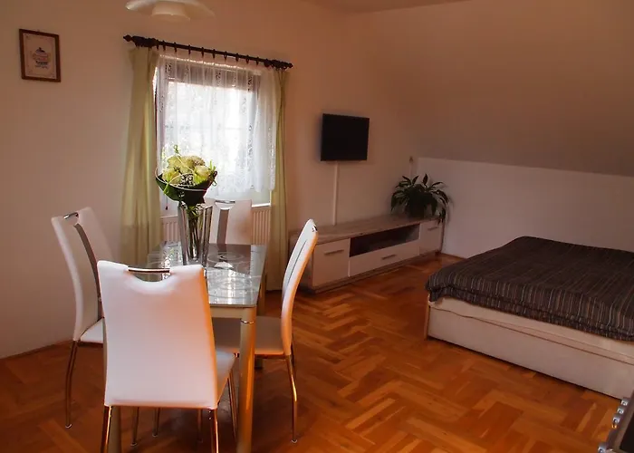 Apartment Pod Kozakovem Tatobity